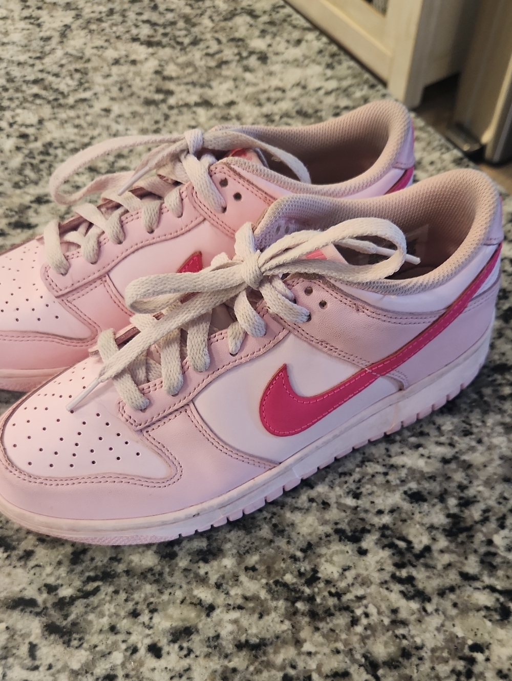 Nike Dunks Triple Pink Sneakers